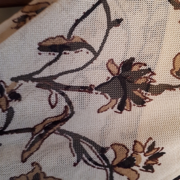 Cleo Petites Long Sleeve Size XL Tan Floral - Picture 4 of 5